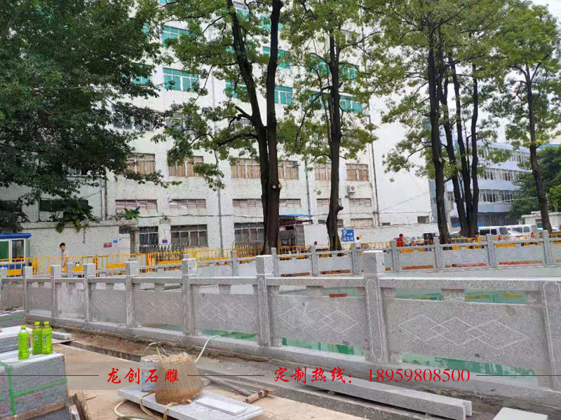广东省深圳市龙岗区石雕鱼塘栏杆制作安装